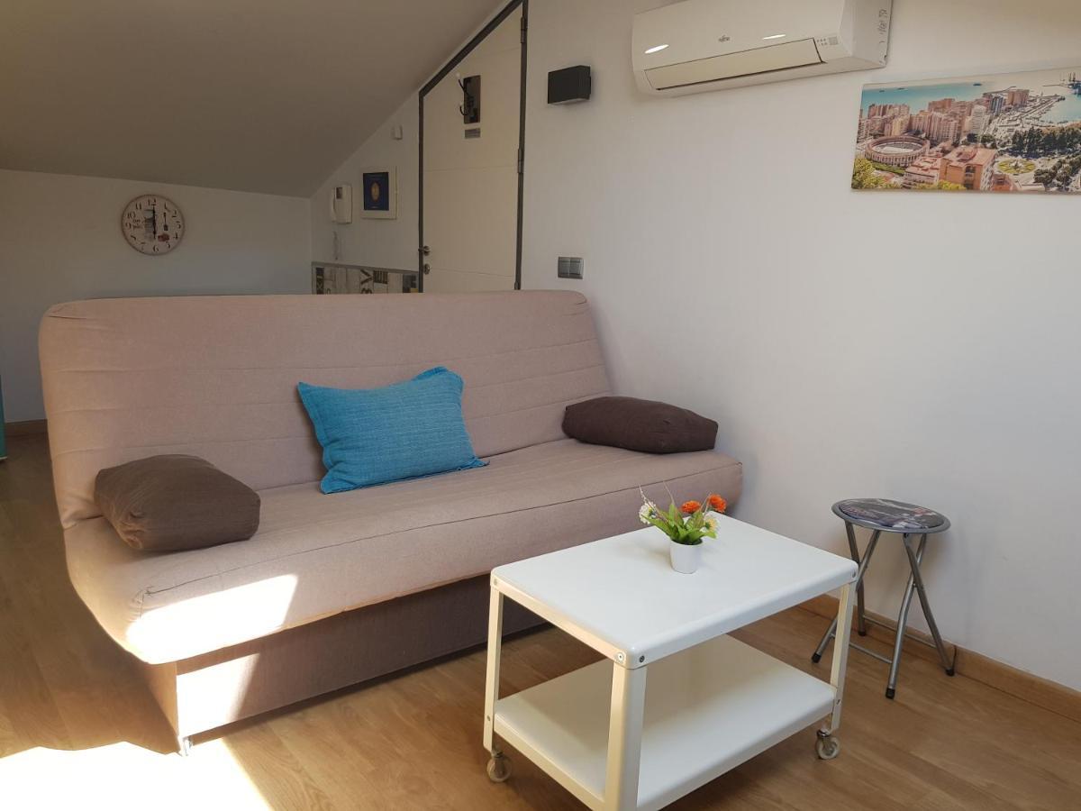 Apartamentos Momas La Casa De Mama Málaga Exteriör bild