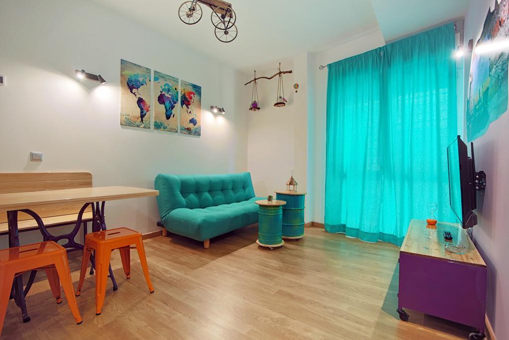 Apartamentos Momas La Casa De Mama Málaga Exteriör bild