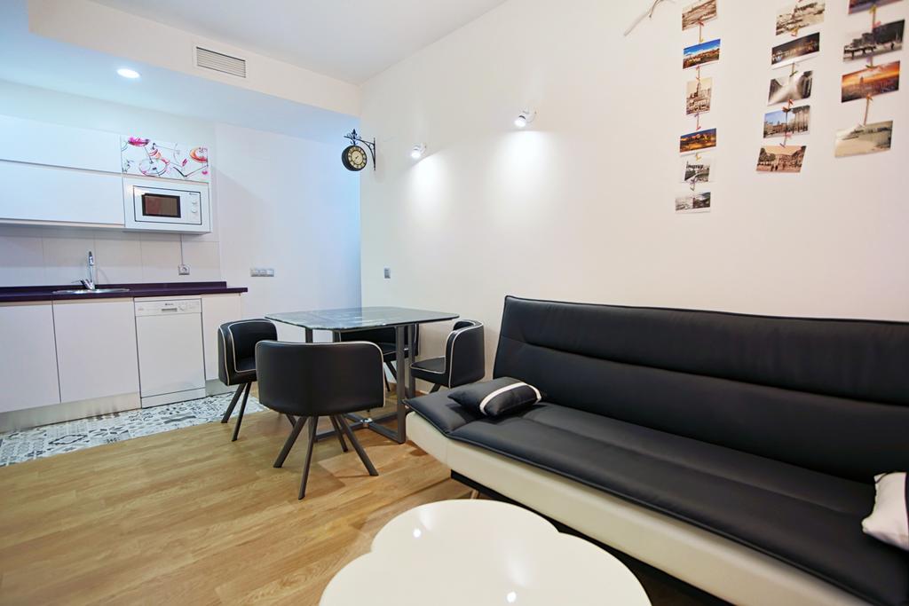 Apartamentos Momas La Casa De Mama Málaga Exteriör bild