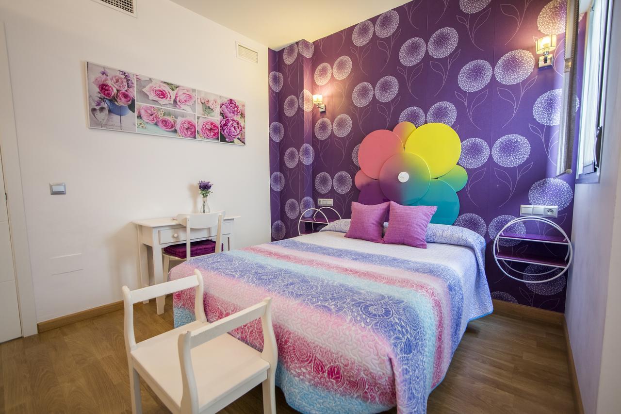Apartamentos Momas La Casa De Mama Málaga Exteriör bild