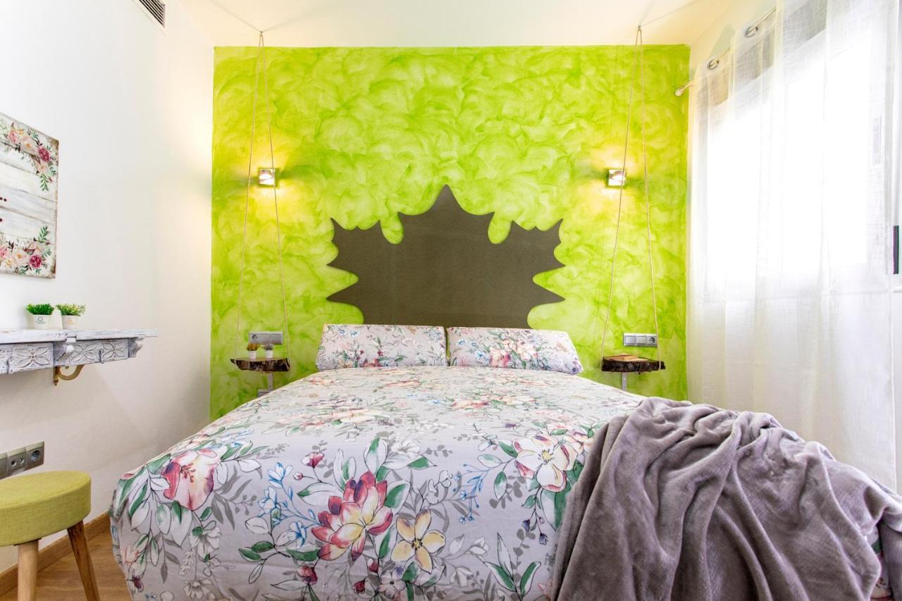 Apartamentos Momas La Casa De Mama Málaga Exteriör bild